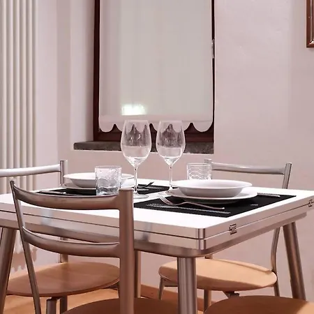 Johnny Alta Apartment *